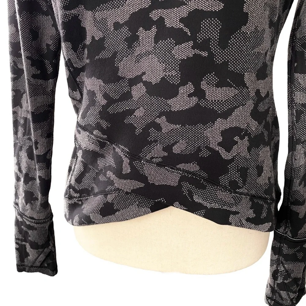 Lululemon Close To Crossing Long Sleeve Heritage Camo Jacquard Size 8